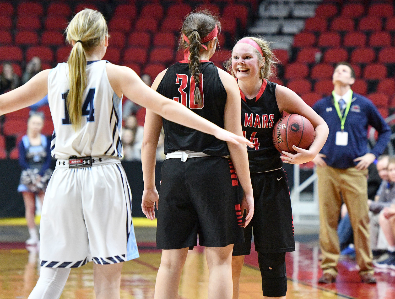 Le Mars vs Lewis Central state basketball